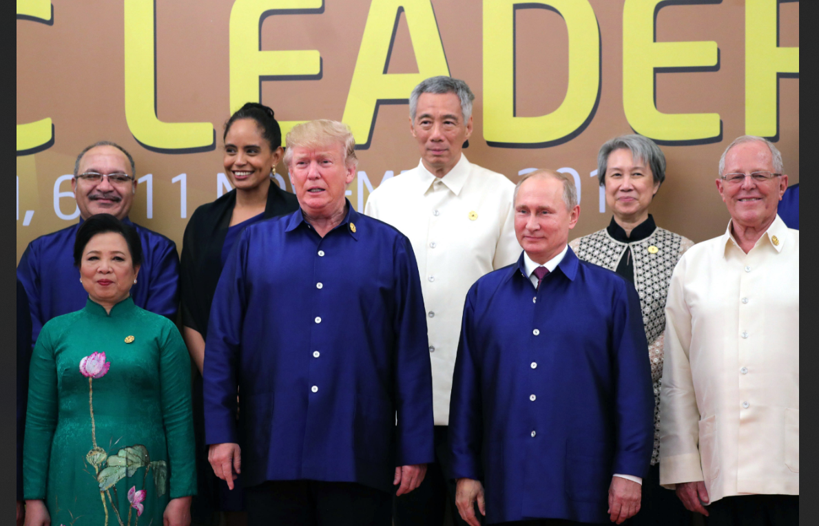 Líderes de APEC posan para la foto en Vietnam