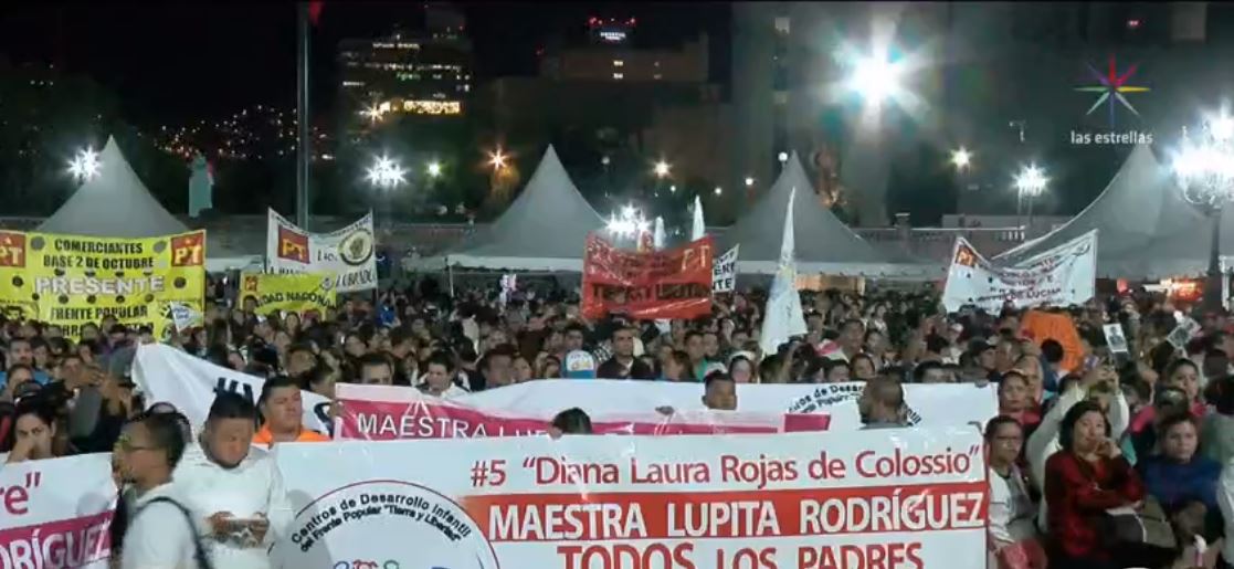 Marchan en Monterrey a favor de la maestra Lupita