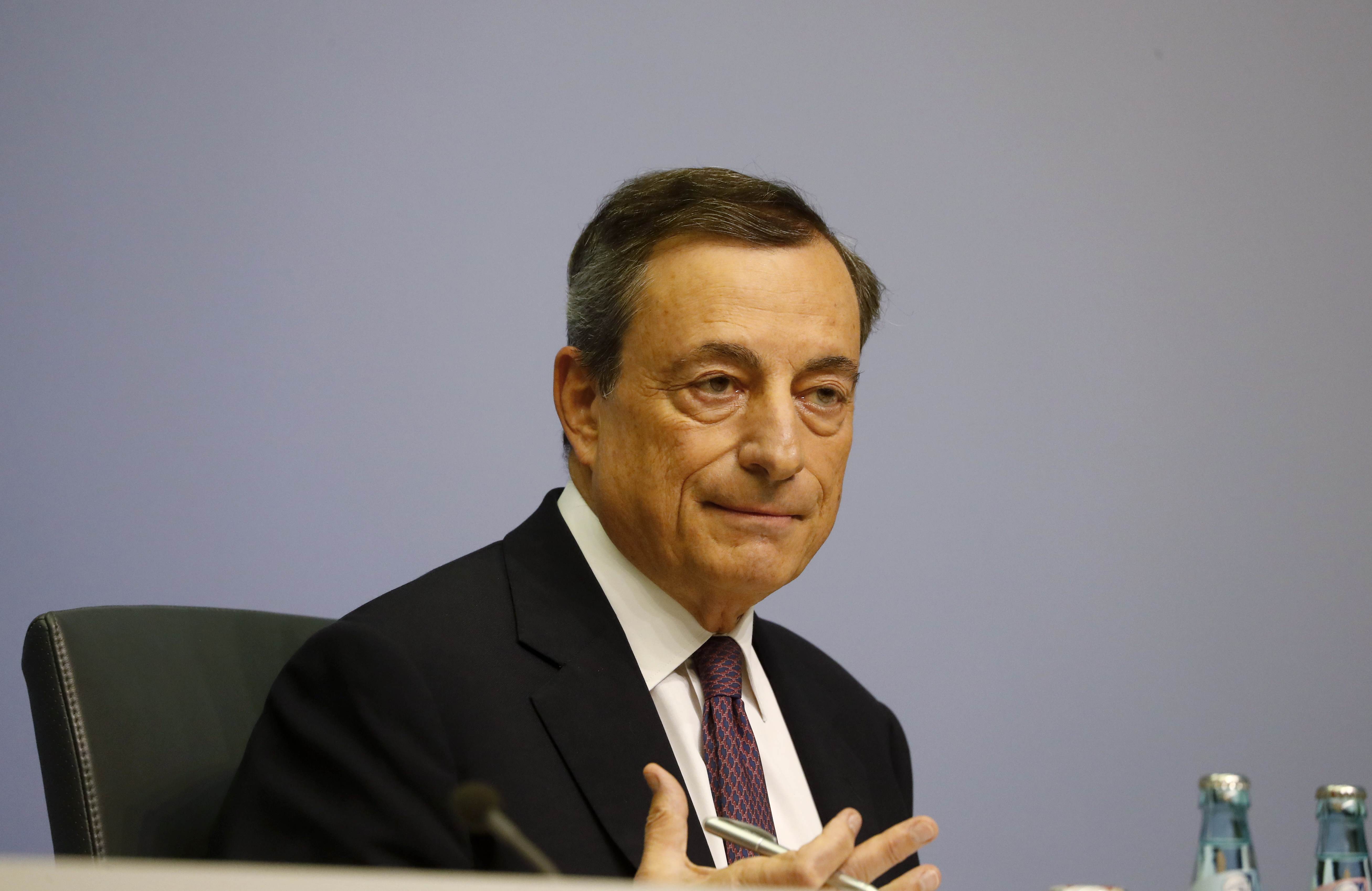 Mario Draghi pide abordar los préstamos morosos