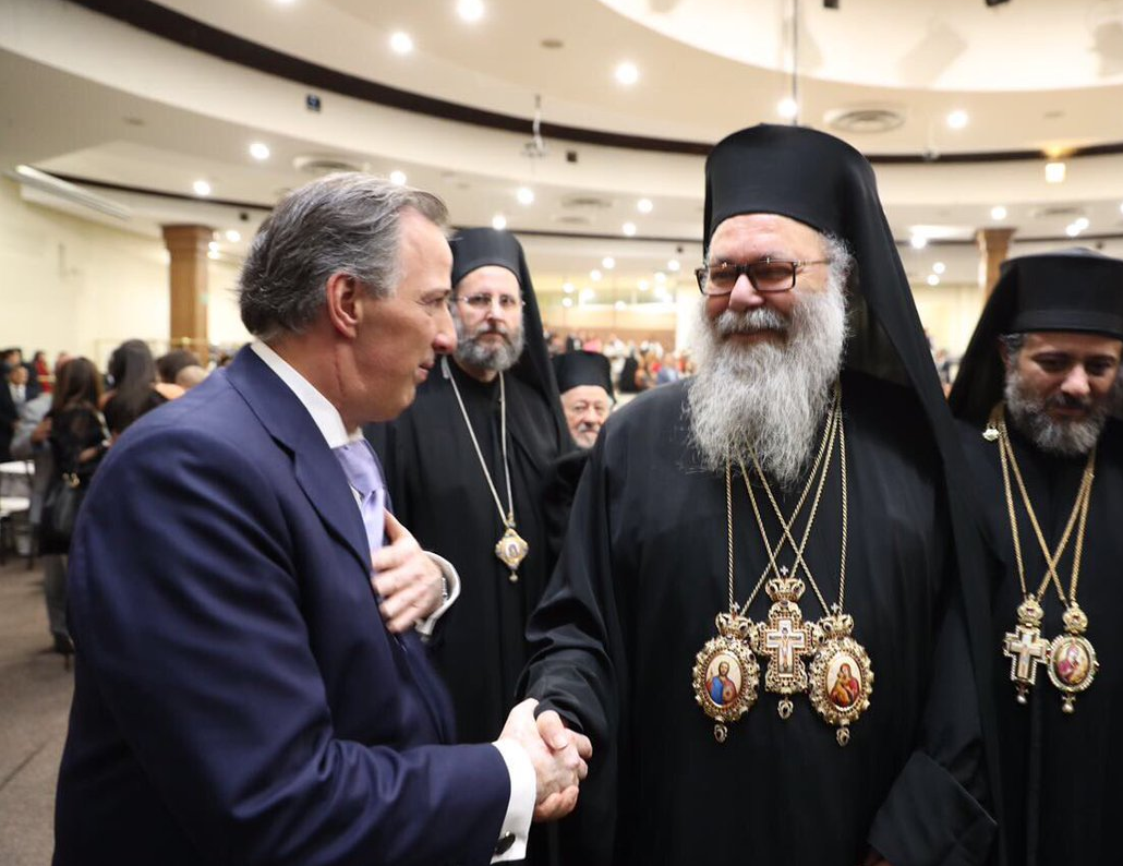 Meade se reúne con patriarca de la Iglesia ortodoxa