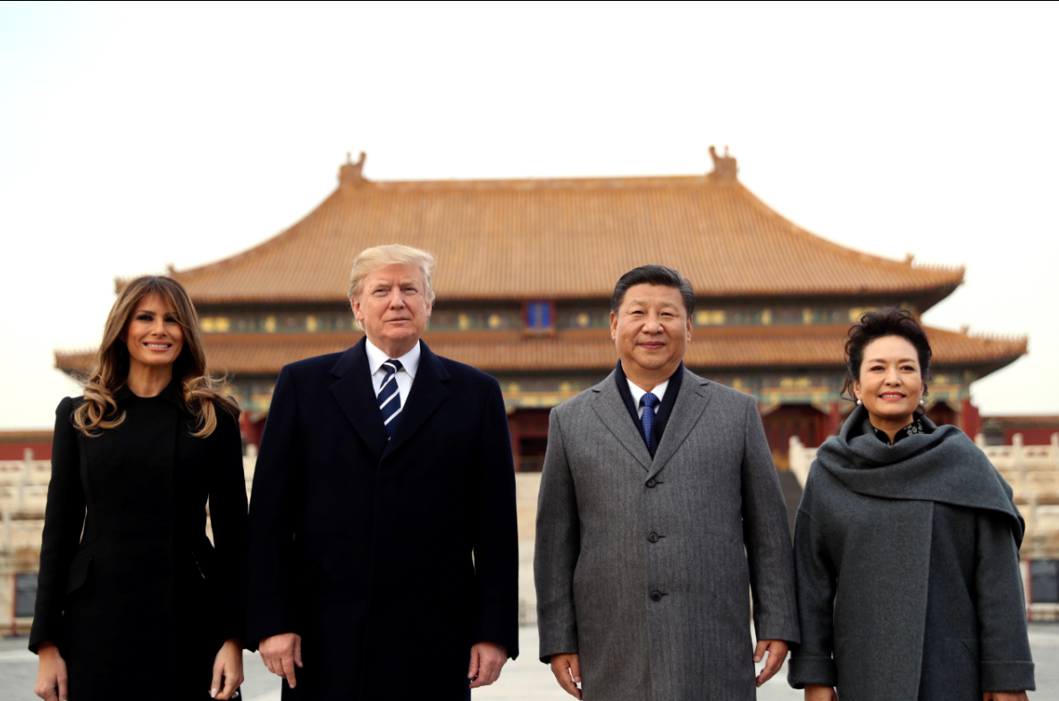 Melania y Donald Trump, junto con Xi Jinping y su esposa Peng Liyua en la Ciudad Prohibida, en Beijing