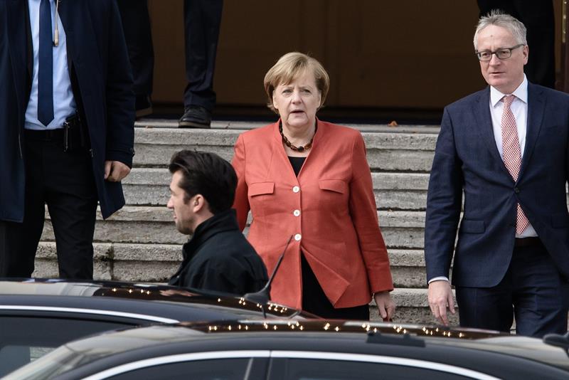 Merkel lamenta fracaso de negociaciones de coalición