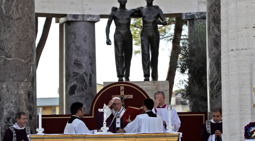 Misa de Difuntos del papa Francisco en panteón Nettuno de Roma 