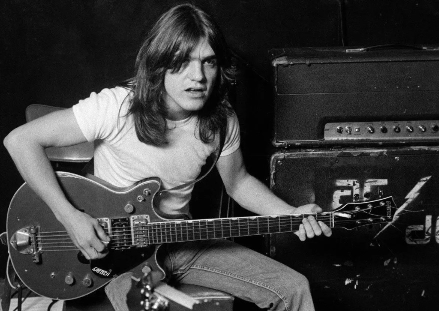 Muere Malcolm Young, guitarrista y cofundador de AC/DC