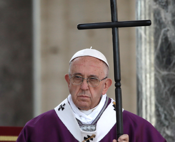 El papa Francisco preside misa de Difuntos en panteón Nettuno de Roma