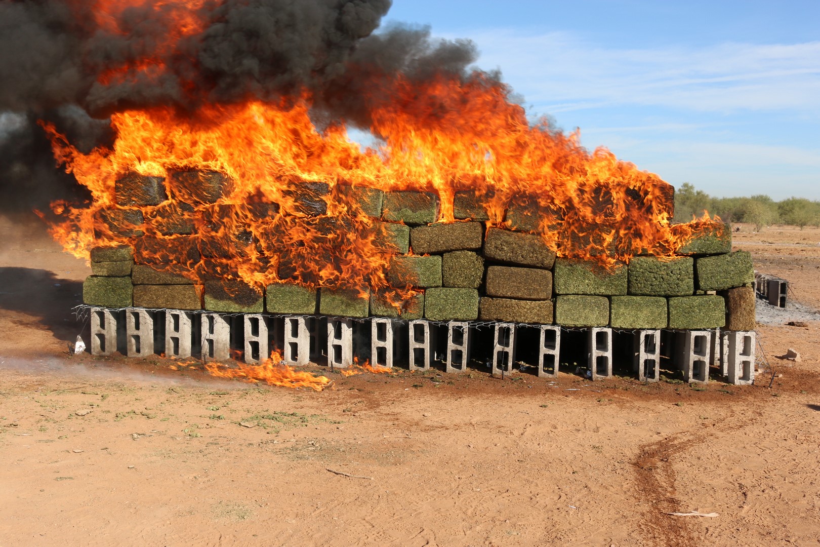 La PGR incinera de narcóticos en Sonora