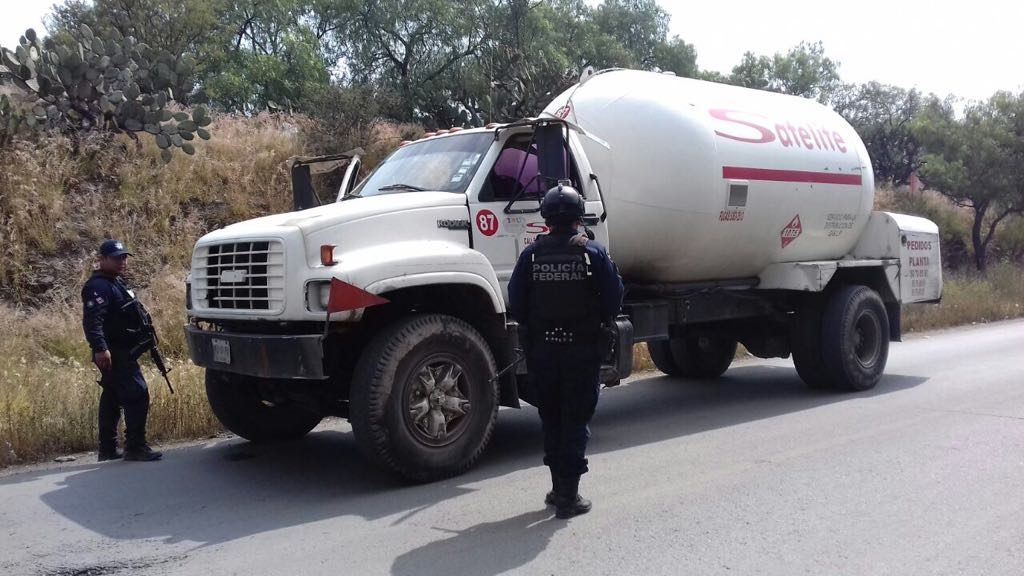 Policía Federal asegura toma clandestina de Gas LP en Edomex