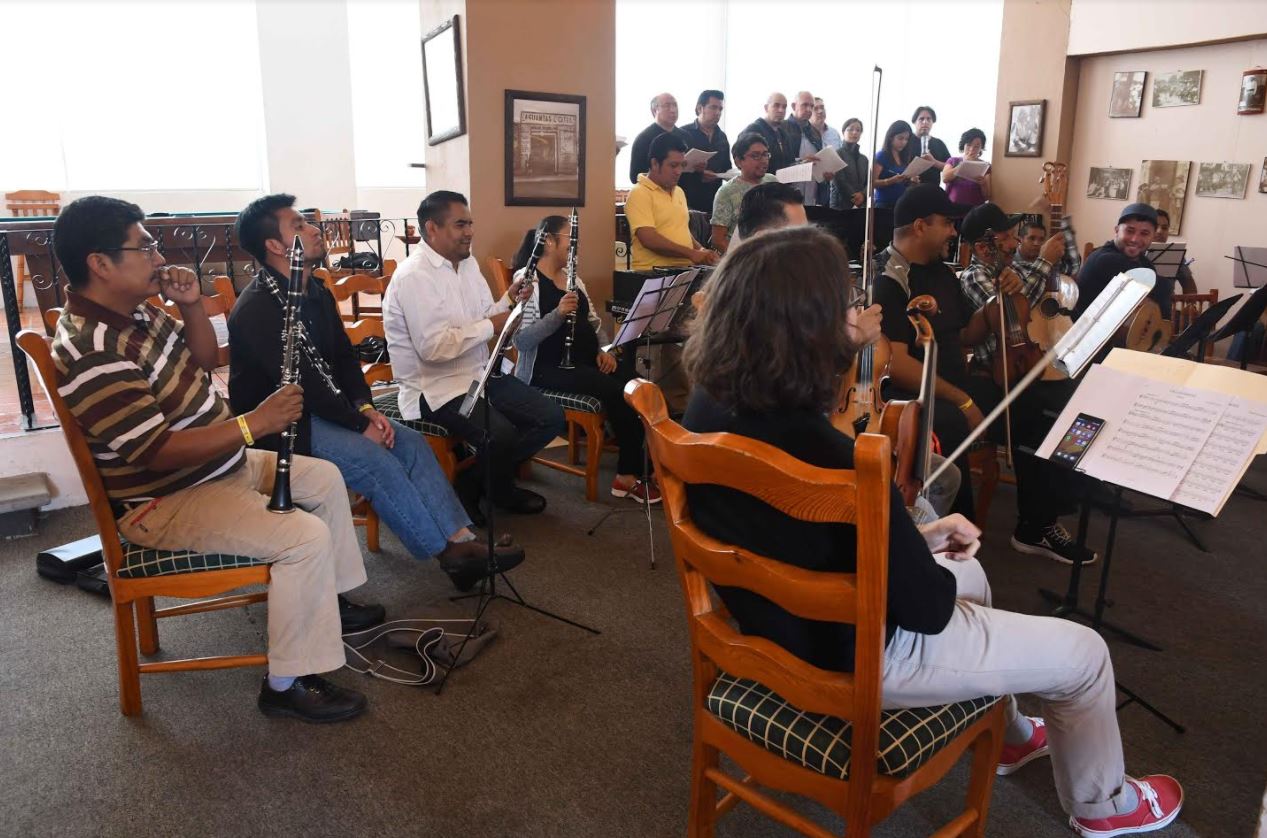 Presenta SEP la Orquesta y Coro de Música Tradicional Mexicana