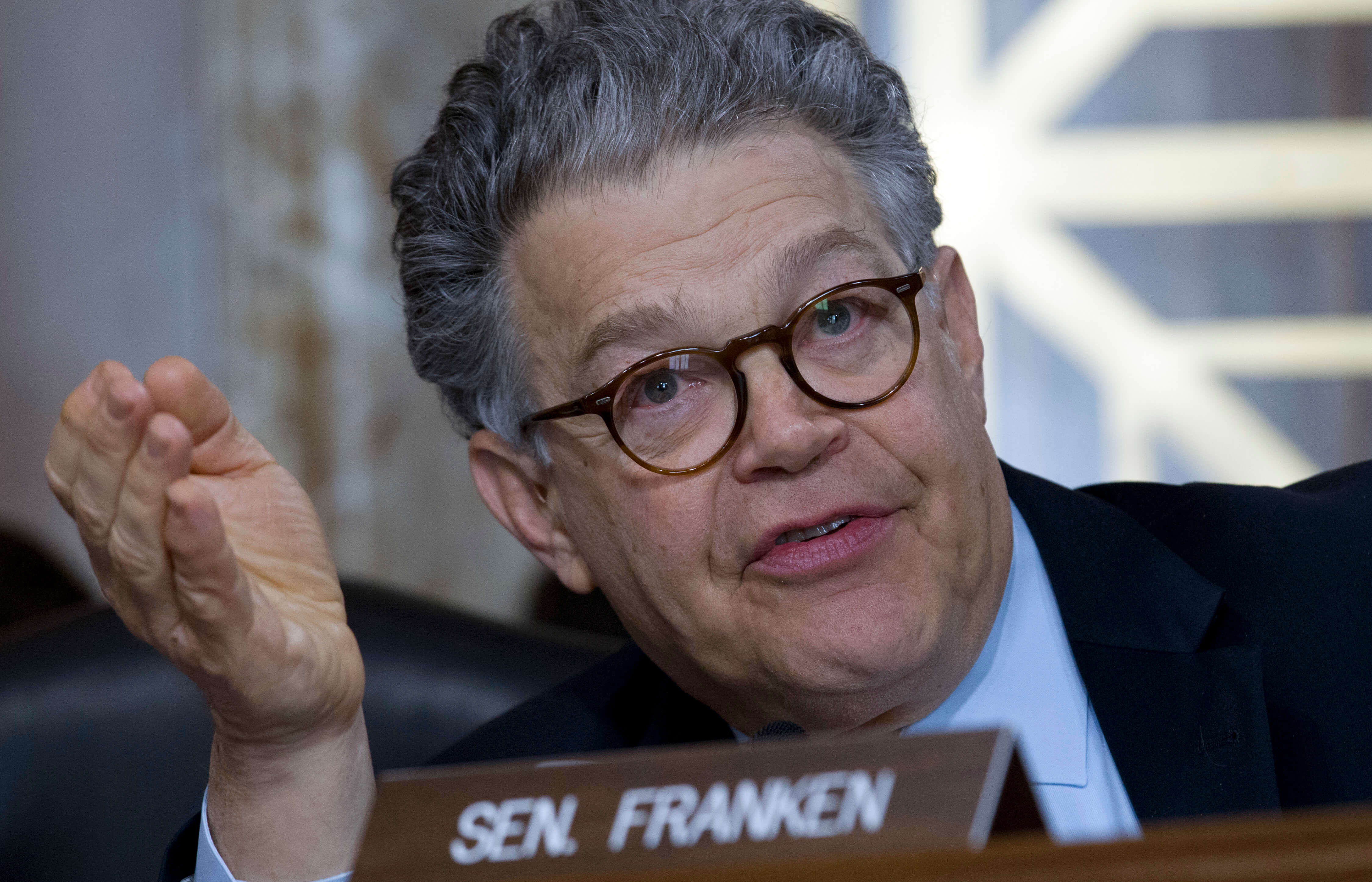 Segunda mujer acusa al senador demócrata Al Franken de acoso sexual
