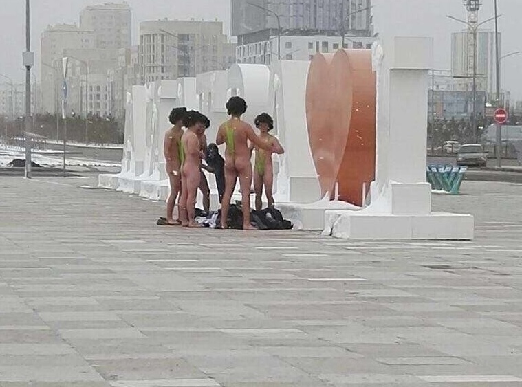 Arrestan a seis turistas por usar traje de baño ‘Borat’ en Kazajistán