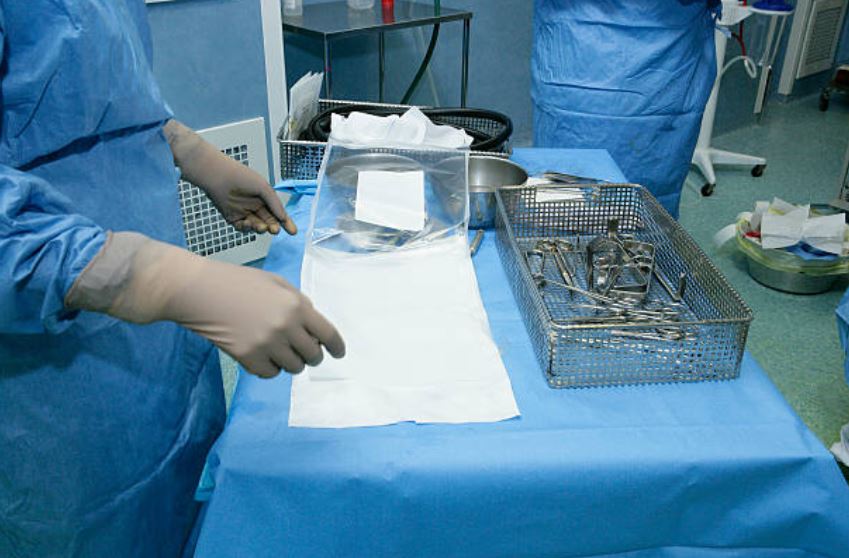 Un equipo de cirujanos franceses logra implantar el 95% de piel a un hombre que sufrió quemaduras durante un accidente laboral. (Gettyimages/Archivo)