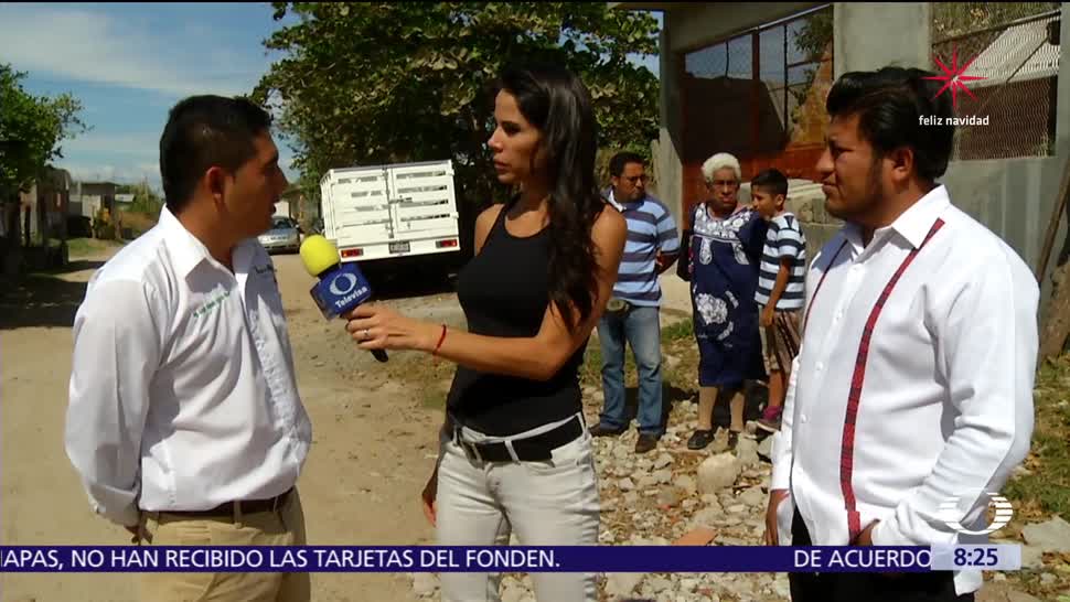 Ingenieros supervisan y orientan a habitantes de Juchitán para reconstruir viviendas