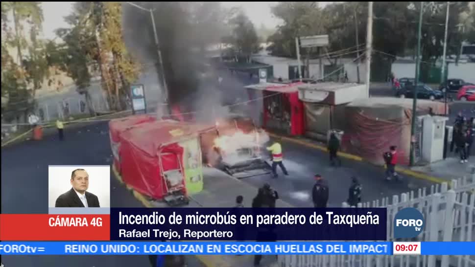 Se incendia microbús en paradero de Taxqueña