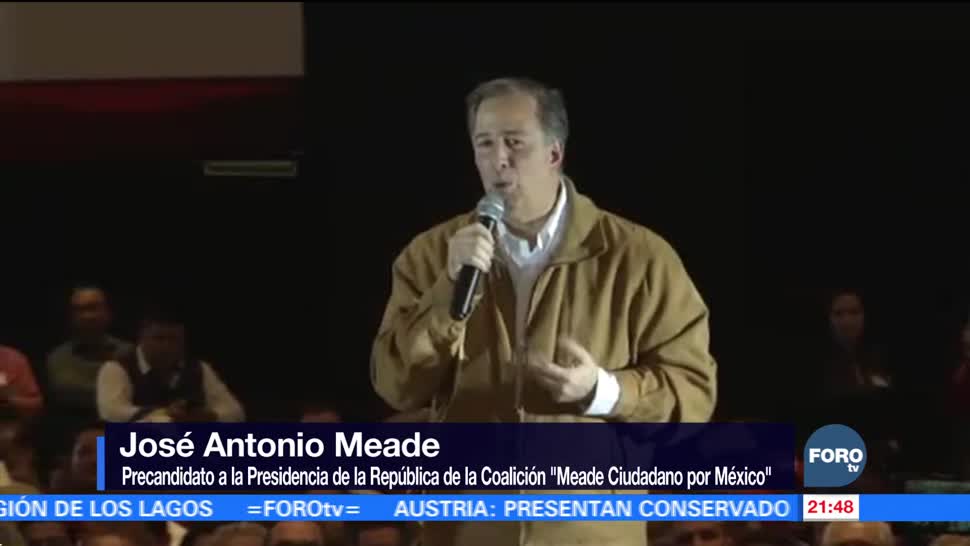 Meade se reúne con simpatizantes en el Centro de Convenciones de Puebla