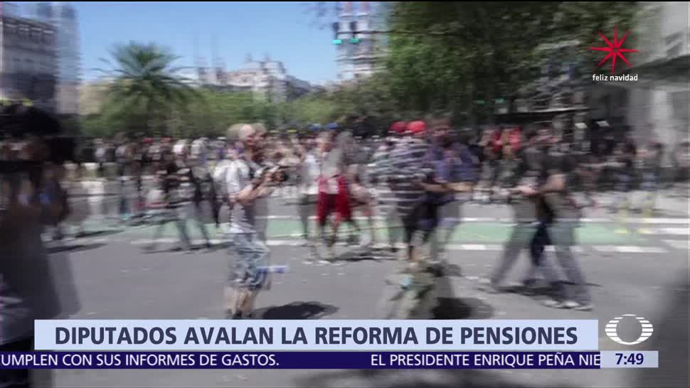 Reforma de pensiones desata protestas y enfrentamientos en Argentina
