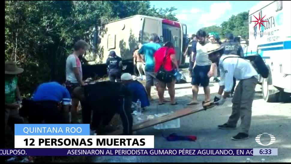 Mueren 12 turistas tras volcadura de autobús en Quintana Roo