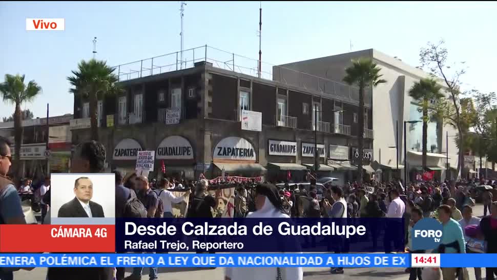 Padres de normalistas arriban a la Basílica de Guadalupe