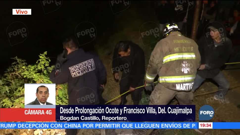 Rescatan a policía que cayó a un barranco en Cuajimalpa