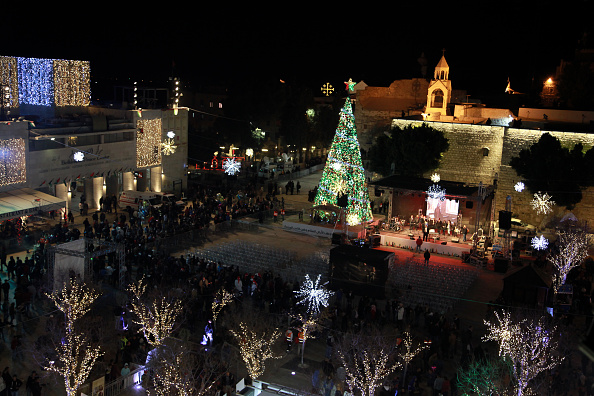 Inicia la Navidad en Belén con el tradicional encendido del árbol