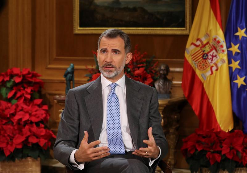 Felipe VI pide en mensaje de Navidad respetar pluralidad en Cataluña