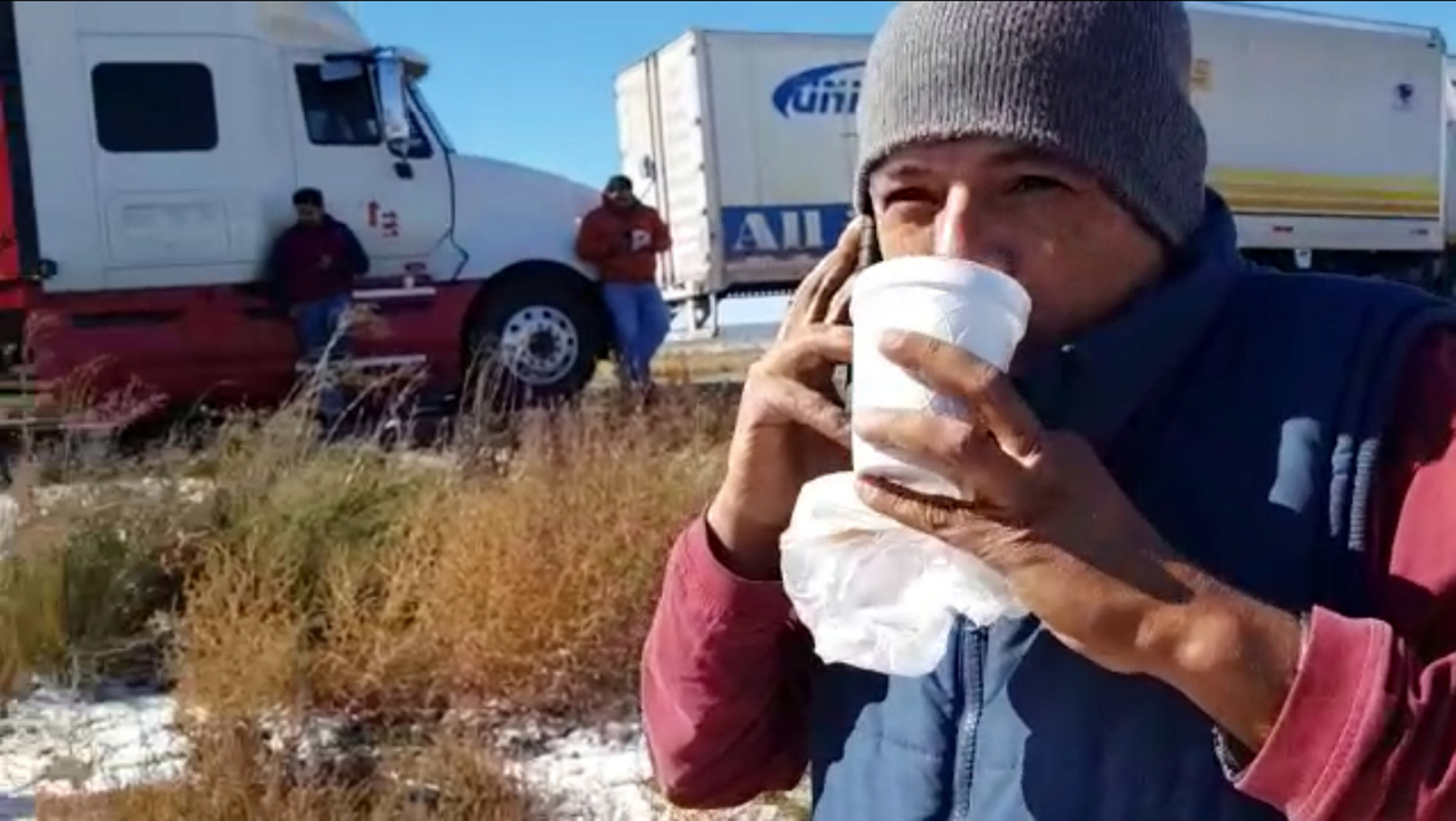 Cientos de automovilistas se encuentran varados por nevada en Coahuila