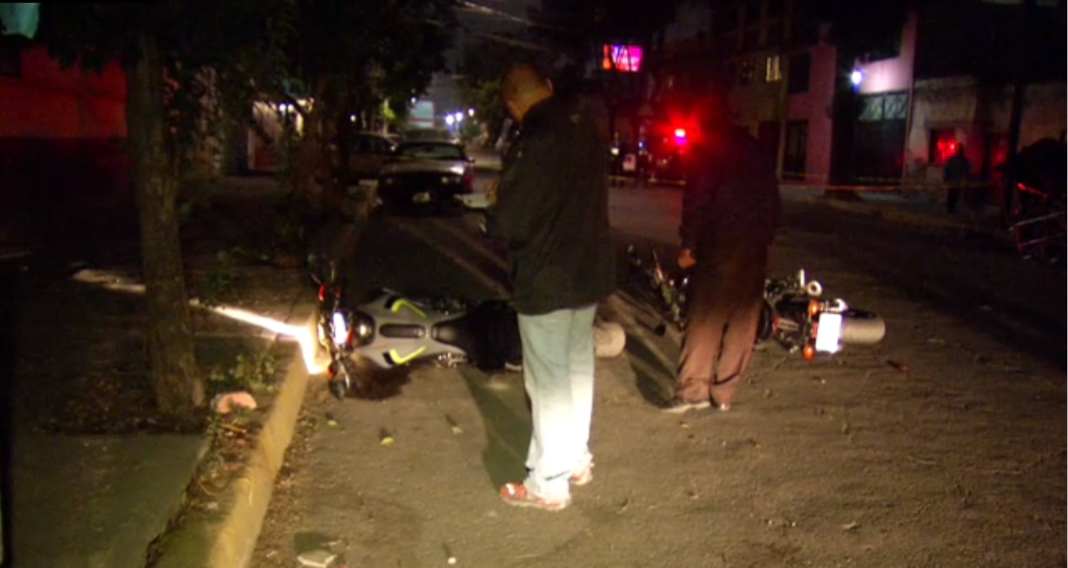 dejan dos motocicletas en calles de la venustiano carranza