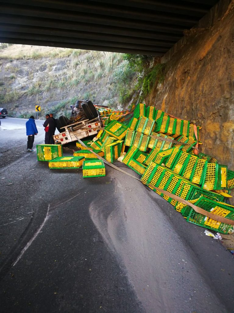 Accidente vial en la Chamapa-Lechería