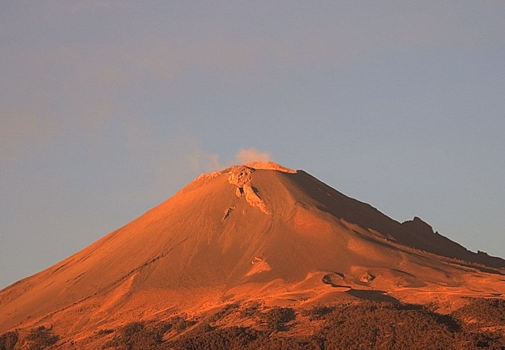 Volcán Popocatépetl emite 196 exhalaciones de baja intensidad