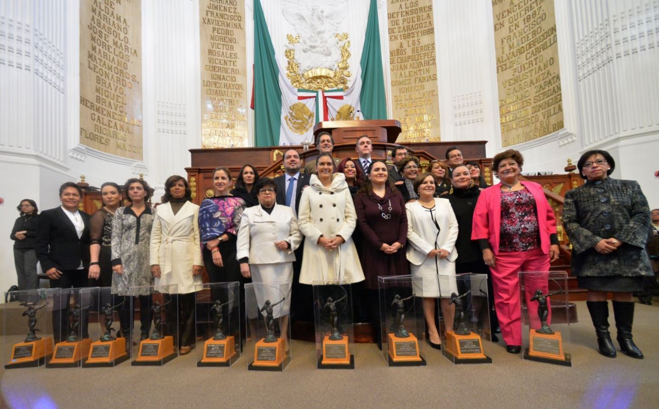 ALDF reconoce labor de 10 mujeres con presea ‘Hermila Galindo’