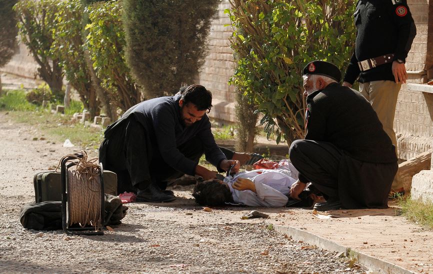 ataque taliban universidad pakistan deja 14 muertos 25 heridos