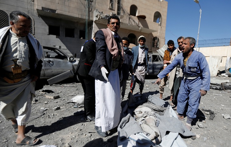 Al menos 35 muertos tras bombardeos contra una cárcel en Yemen