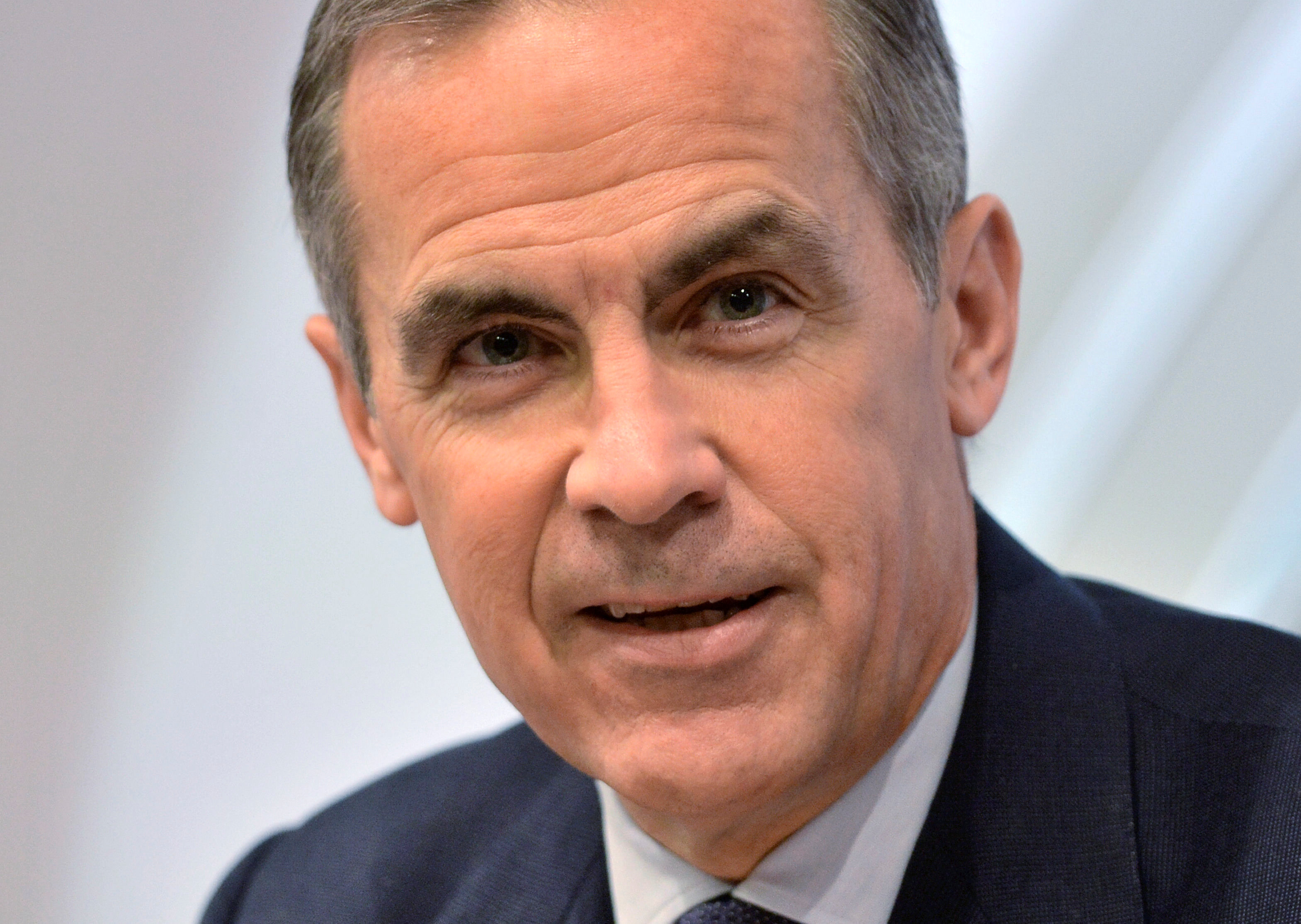 Banco de Inglaterra mantiene estable la tasa de interés