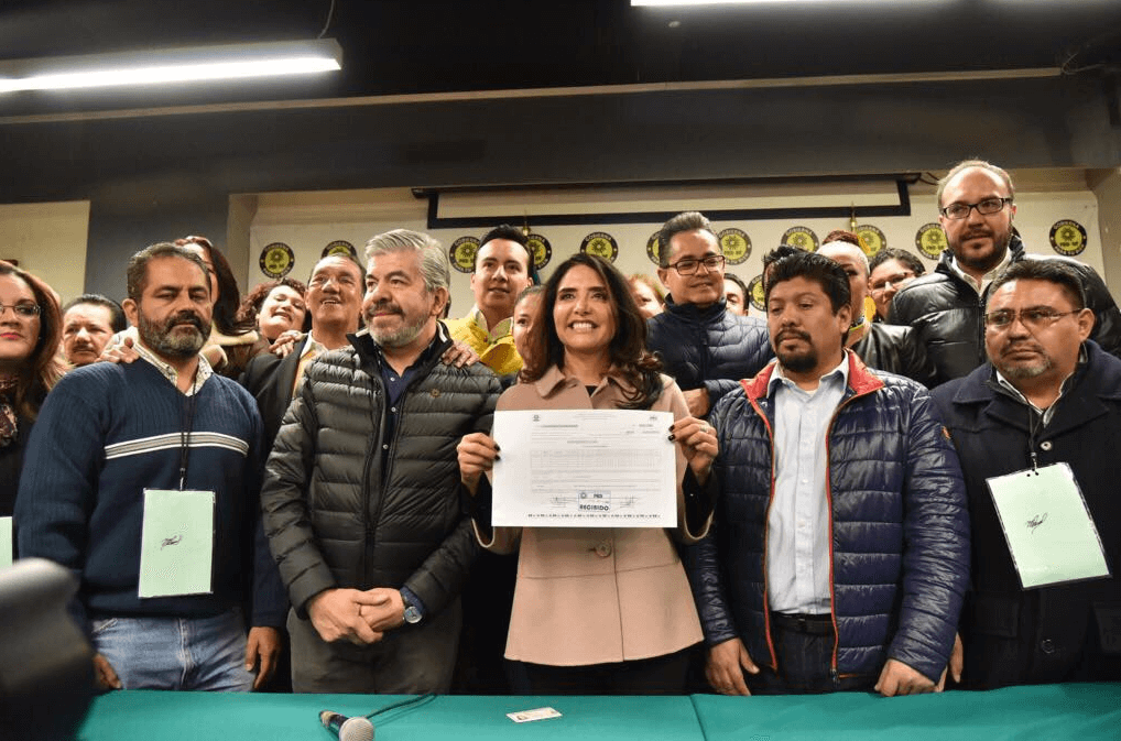 Alejandra Barrales registra precandidatura al Gobierno de la Ciudad de México