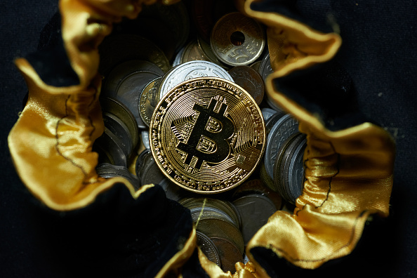 El Bitcoin se cotiza por encima de 15,000 dólares