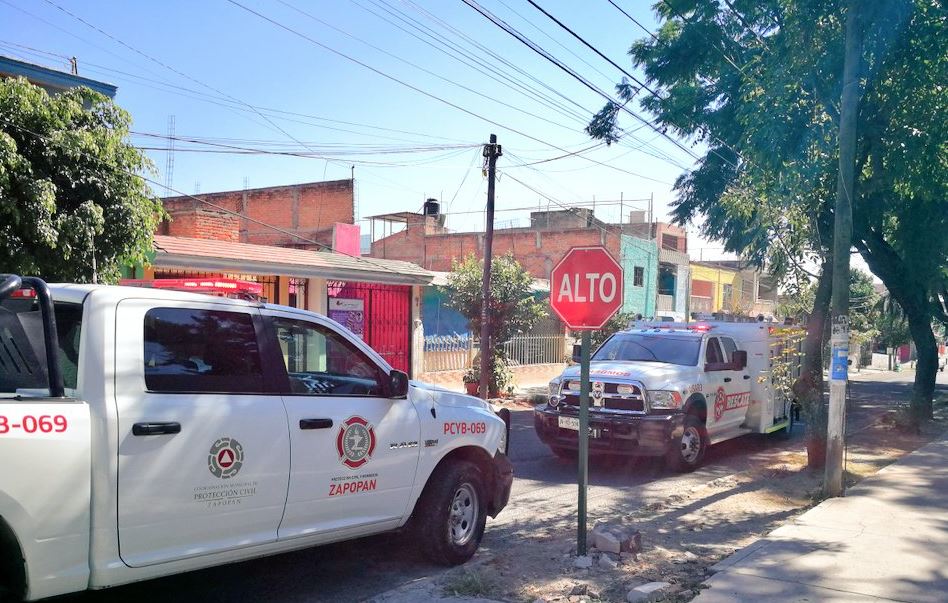 Vehículo impacta puesto de mariscos, en Jalisco; hay cinco lesionados