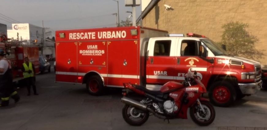 Desplome de bóveda deja tres lesionados en Guadalajara