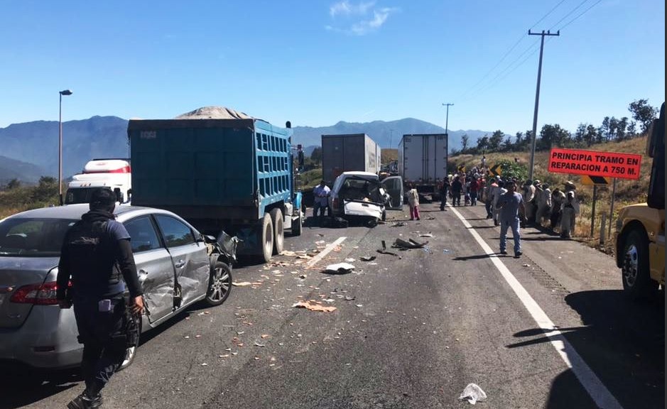 Accidente múltiple deja un muerto en autopista Puebla-Orizaba