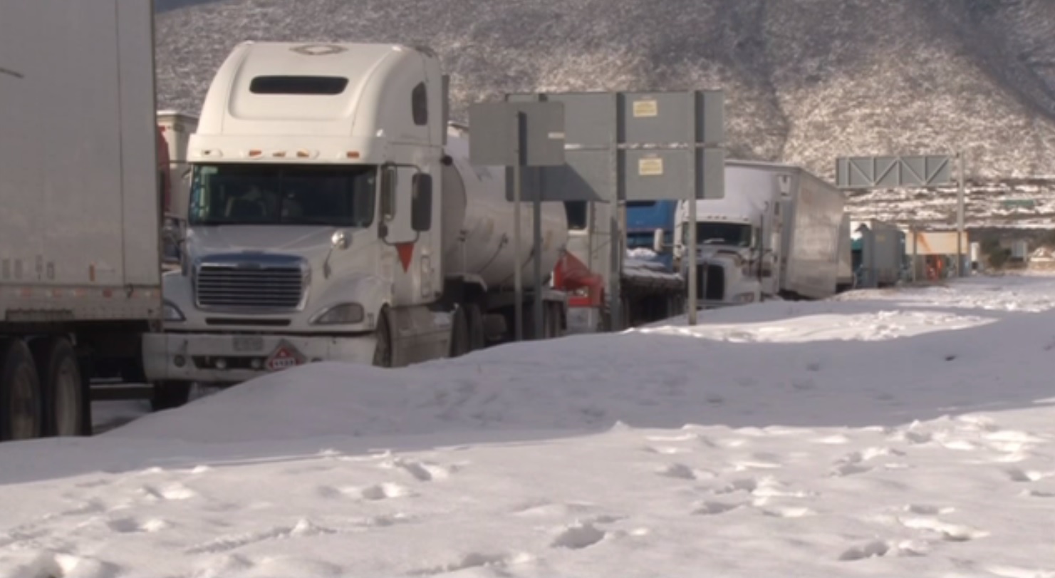 hielo y nieve afecta carretera 57 en coahuila