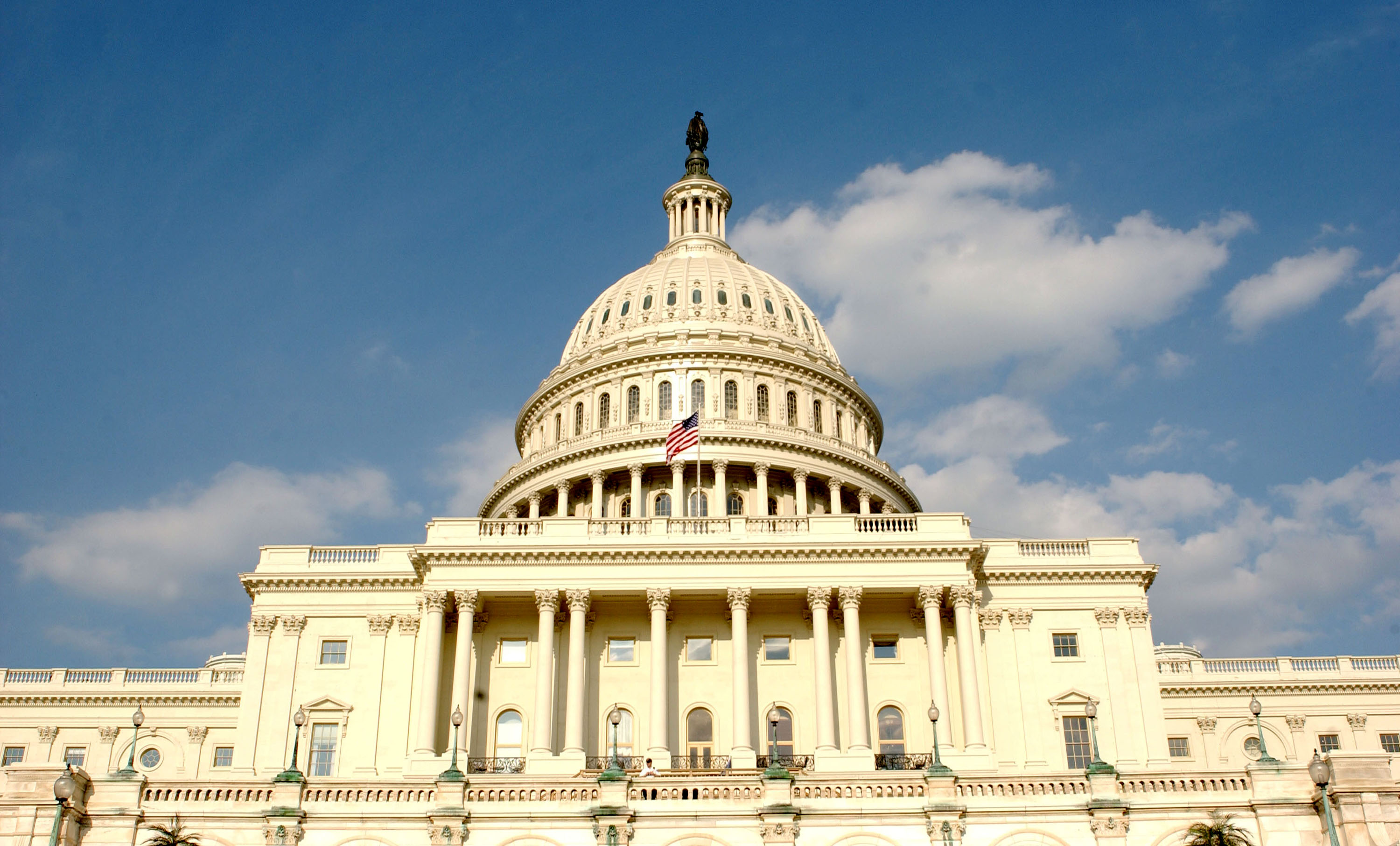 Congreso aprueba fondos evitar parálisis presupuestaria Estados Unidos
