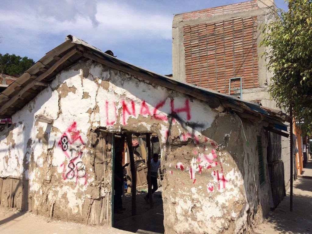 Universitarios construyen casas para damnificados por sismo en Chiapas