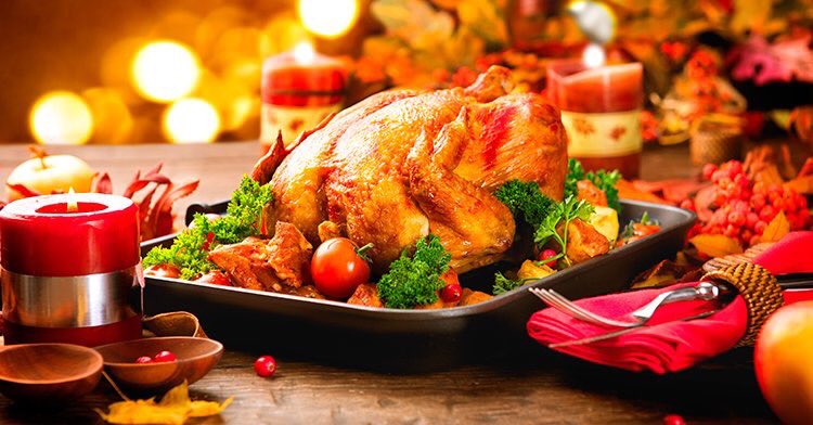 Consumo excesivo de alimentos en Navidad puede detonar migraña