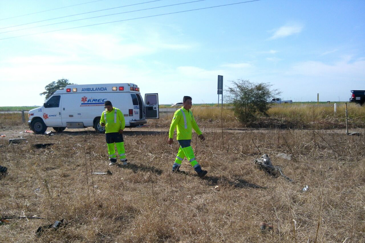 Mueren tres personas durante accidente carretero en Sinaloa