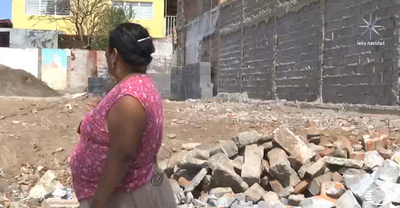Damnificados del sismo en Oaxaca construyen sobre cimientos colapsados