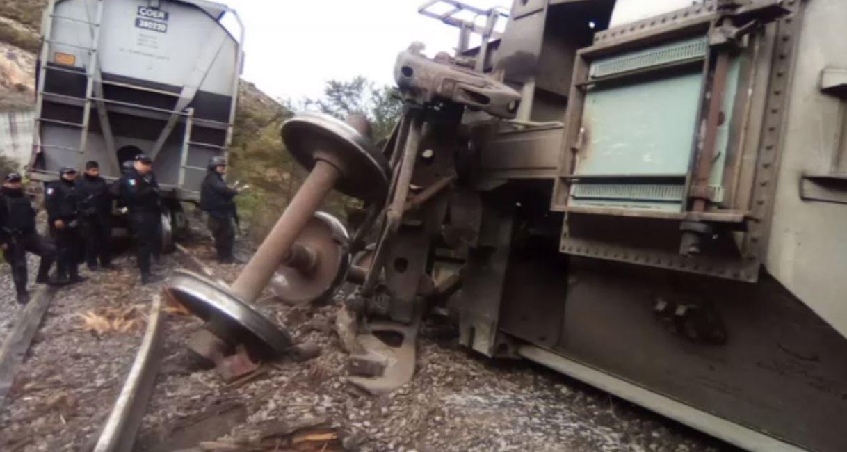 Tren de carga descarrila por falla mecánica de frenos en Veracruz