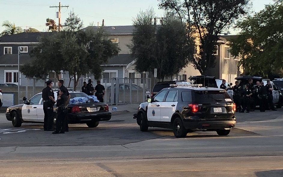 Policía California confirma dos muertos tiroteo Long Beach