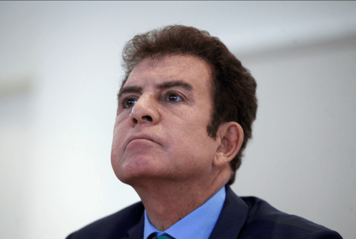 Salvador Nasralla dice estar fuera de escena tras postura de EU