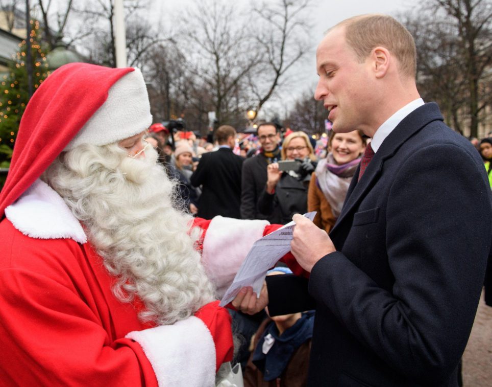 El príncipe Jorge le pide a Santa Claus un coche de policía