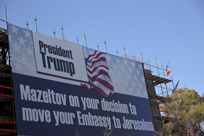 Trump posterga decisión cambiar embajada Estados Unidos Israel