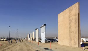 Estados Unidos inicia evaluaciones prototipos muro Trump