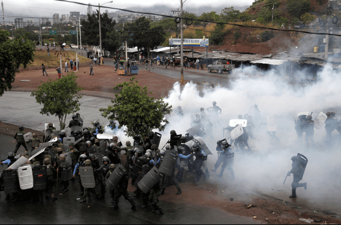 Presidente de Honduras llama a la reflexión tras acusaciones de fraude